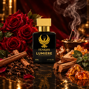 FENIQSS LUMIERE doftnoter: ros, kryddnejlika, kanel, rökelse, patchouli, sandelträ, bärnsten